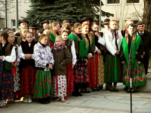 Przy pomniku Fot. Anna Szopińska