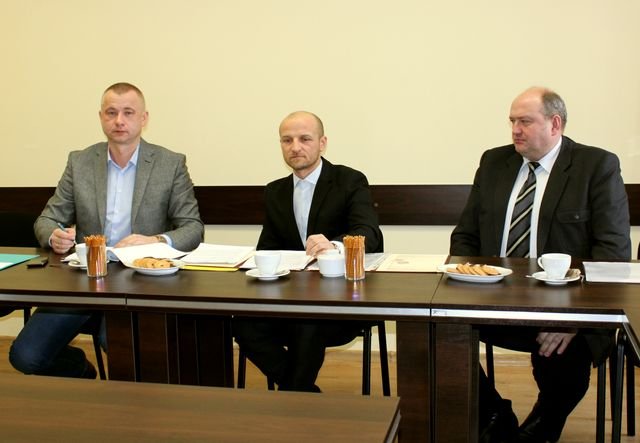 Podpisanie umowy z wykonawcą przebudowy ul. Waksmundzkiej Fot. z archiwum PZD