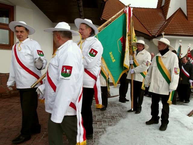 Przed kościołem Fot. Anna Szopińska