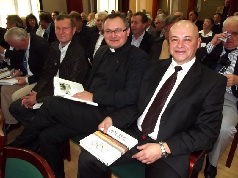 Ks. Paweł Łukaszka i Gabriel Samolej