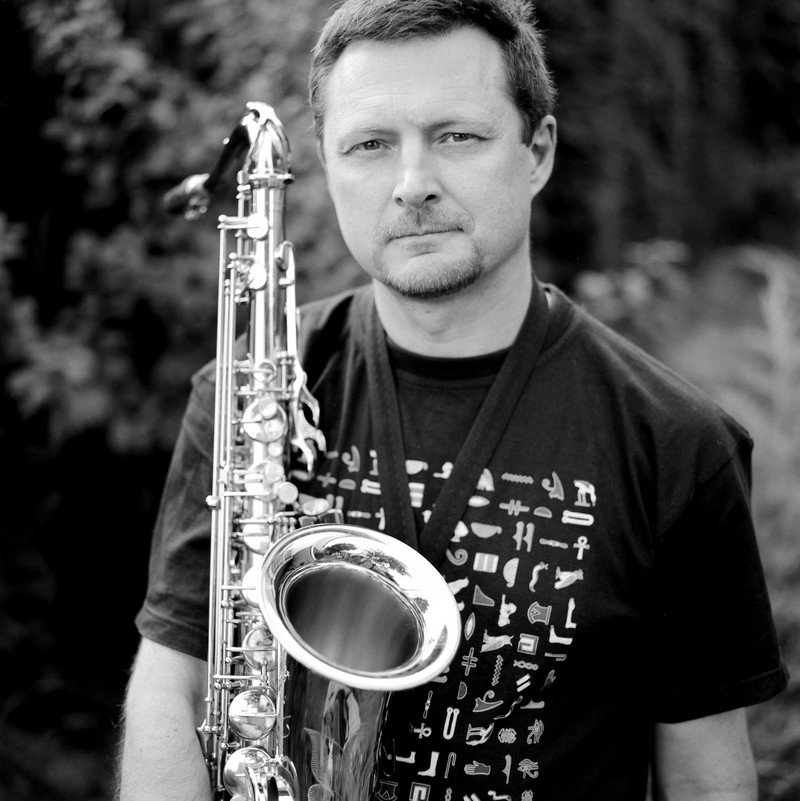 Maciej Sikała - muzyk jazzowy, saksofonista, kompozytor, wykładowca klasy saksofonu na kierunku jazzowym sikała
