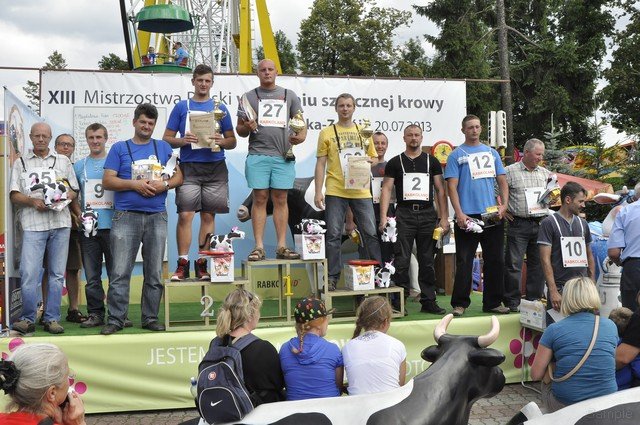 Mistrzostwa w dojeniu sztucznej krowy 4