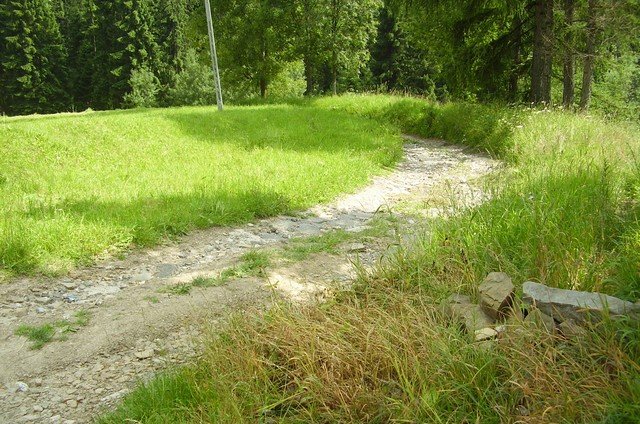 Niedokończonwa ulica - brakuje 1500m
