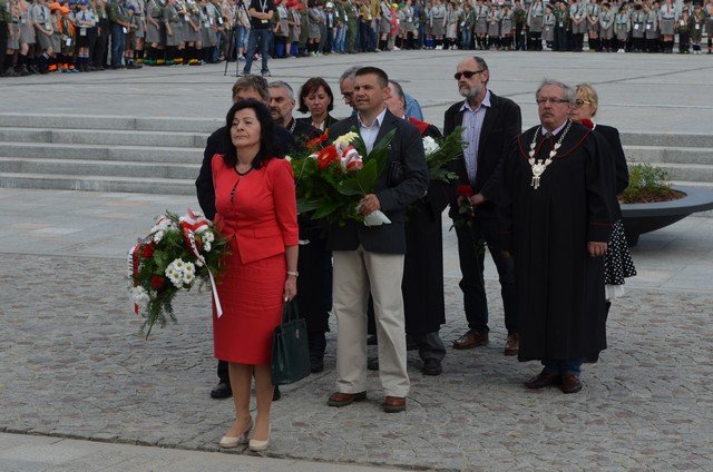Posłanka Anna Paluch przed Pomnikiem Grunwaldzkim fot. Anna Giżycka Posłanka Anna Paluch przed Pomnikiem Grunwaldzkim fot. Anna Giżycka
