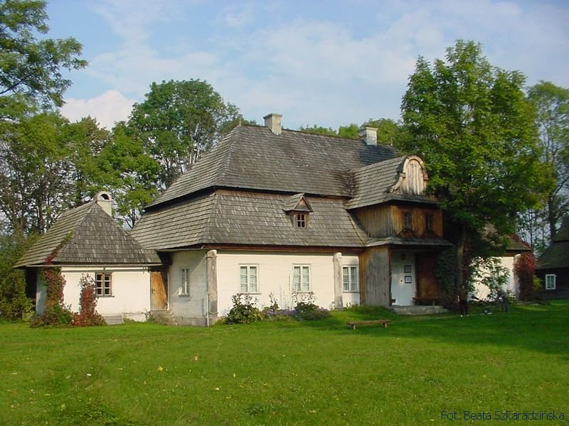 dworek lopuszna2