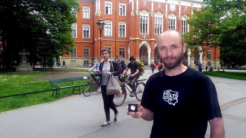 Odznaka przed Uniwersytetetm Kopiowanie